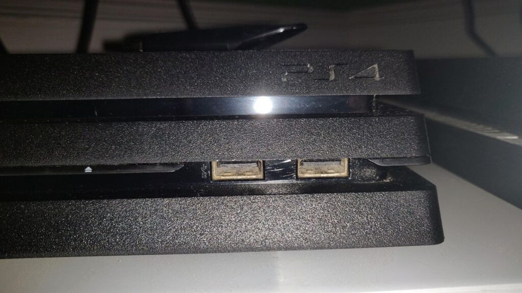 How To Clean PS4 and PS5 USB Ports